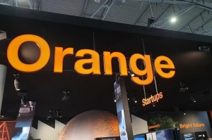 Orange proposera l’internet par satellite en 2024 afin de couvrir 100% du territoire 